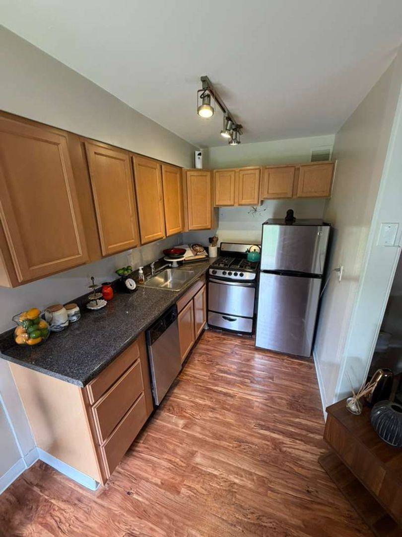 Townhouse for rent at 1810 Lafayette Place, Columbus, OH 43212