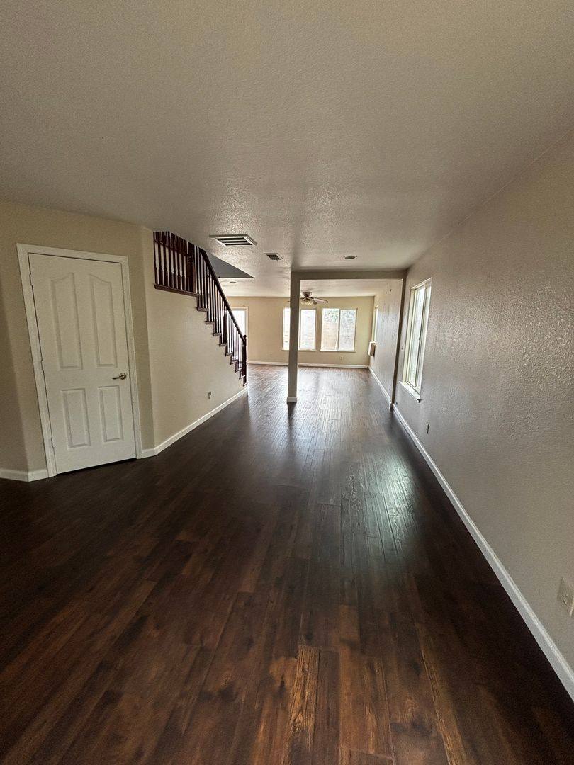 House for rent at 866 Papaya St, Madera, CA 93638