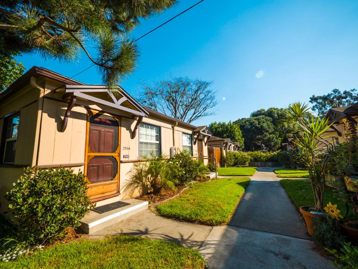 Apartment for rent at 2956-3022 S Robertson Blvd, Los Angeles, CA 90034