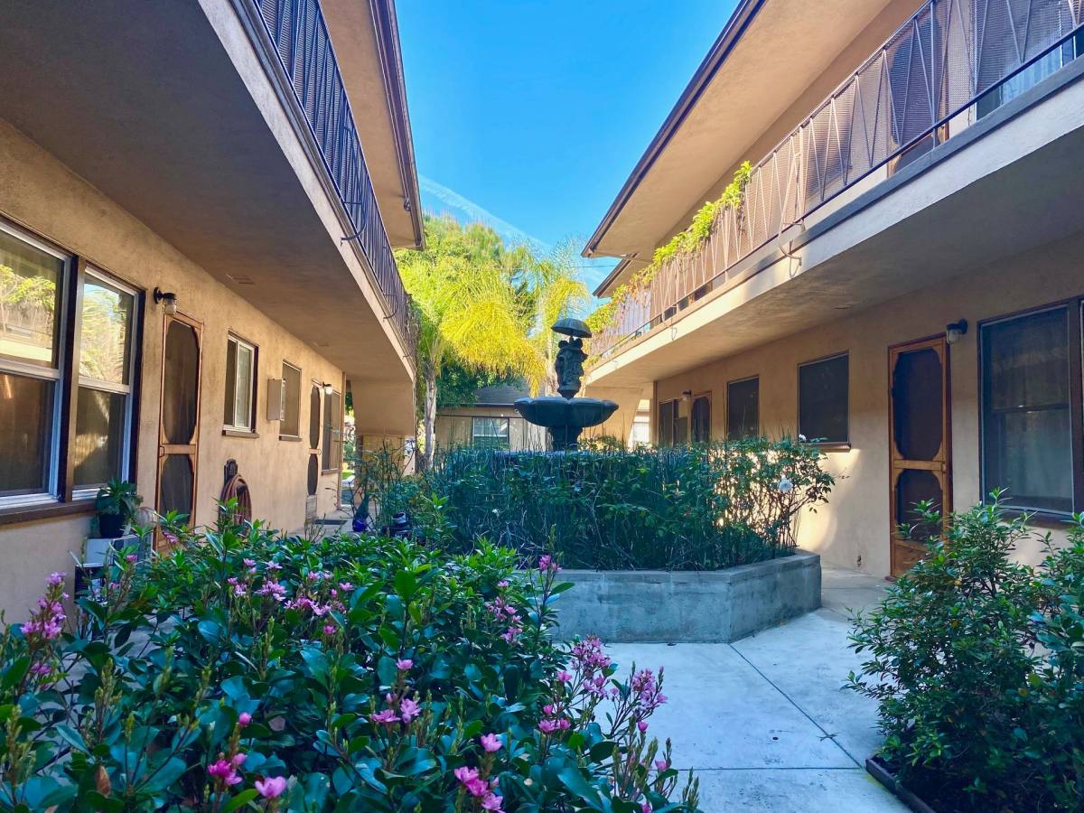 Apartment for rent at 2956-3022 S Robertson Blvd, Los Angeles, CA 90034