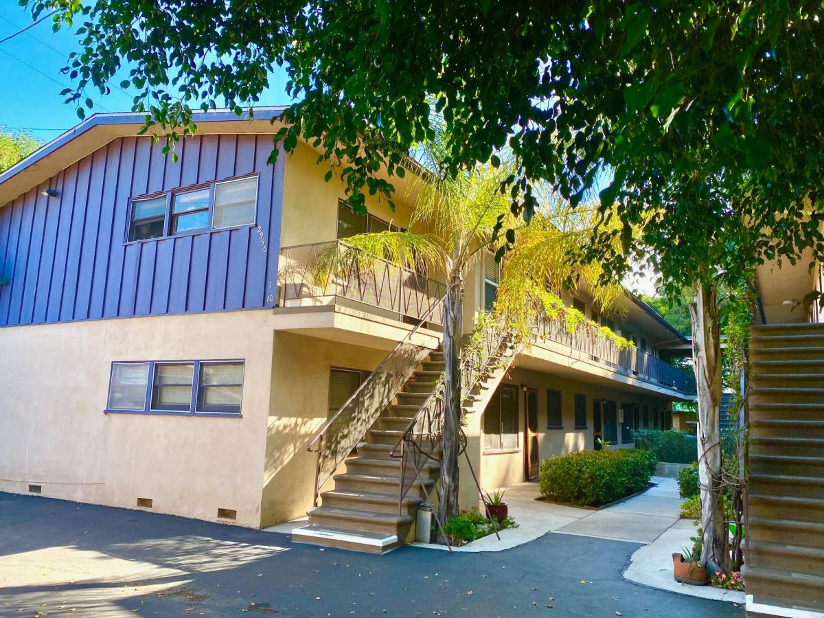 Apartment for rent at 2956-3022 S Robertson Blvd, Los Angeles, CA 90034