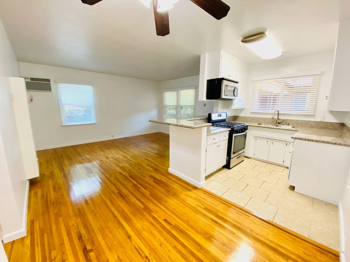 Apartment for rent at 2956-3022 S Robertson Blvd, Los Angeles, CA 90034
