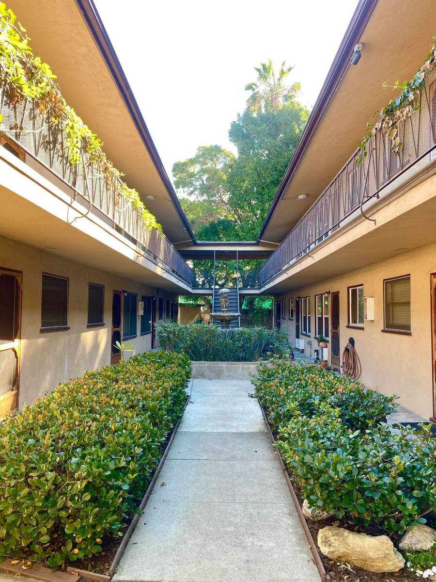 Apartment for rent at 2956-3022 S Robertson Blvd, Los Angeles, CA 90034