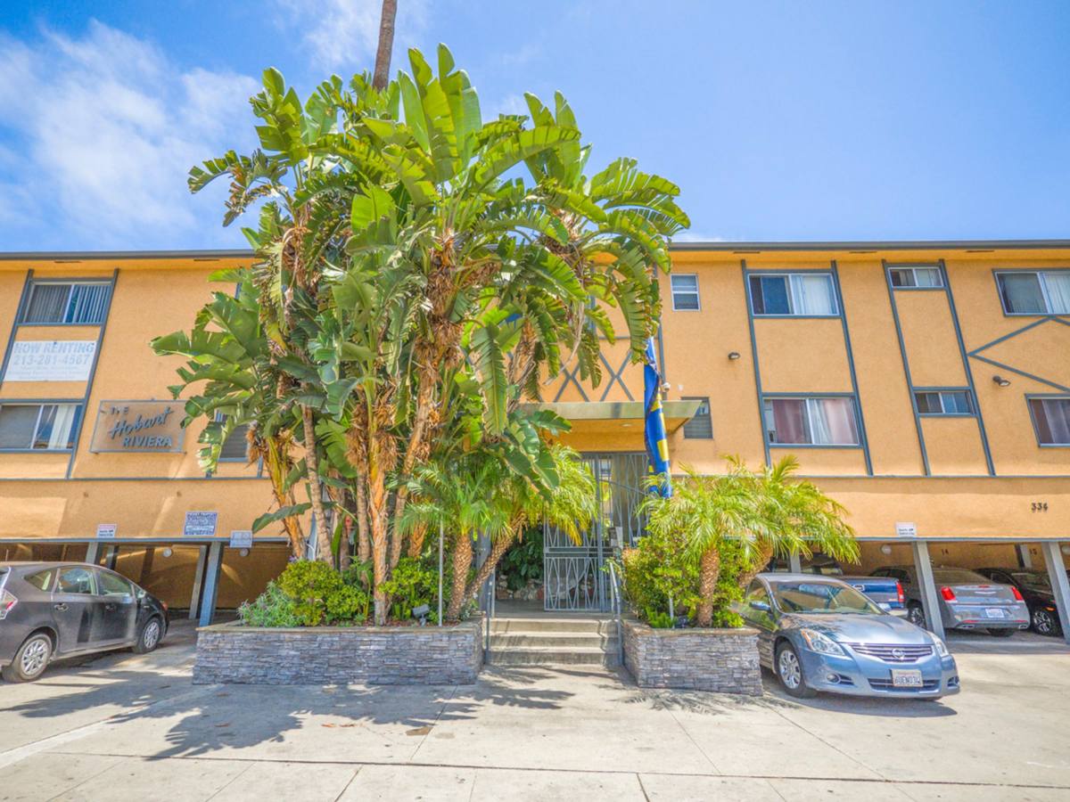 Apartment for rent at 334 S Hobart Blvd, Los Angeles, CA 90020