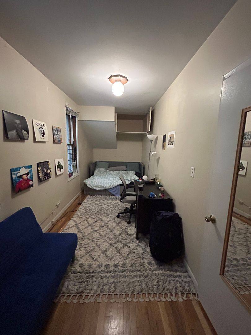 Apartment for rent at 863 W Lill Ave, Chicago, IL 60622