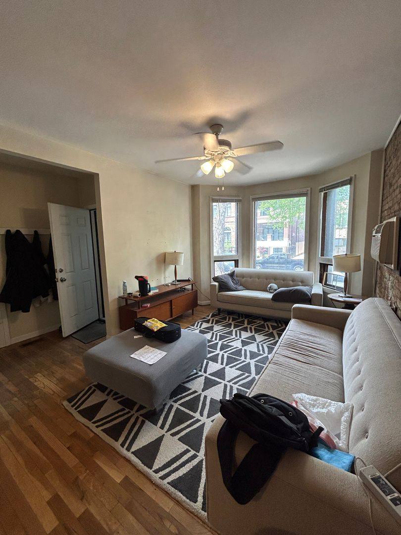 Apartment for rent at 863 W Lill Ave, Chicago, IL 60622