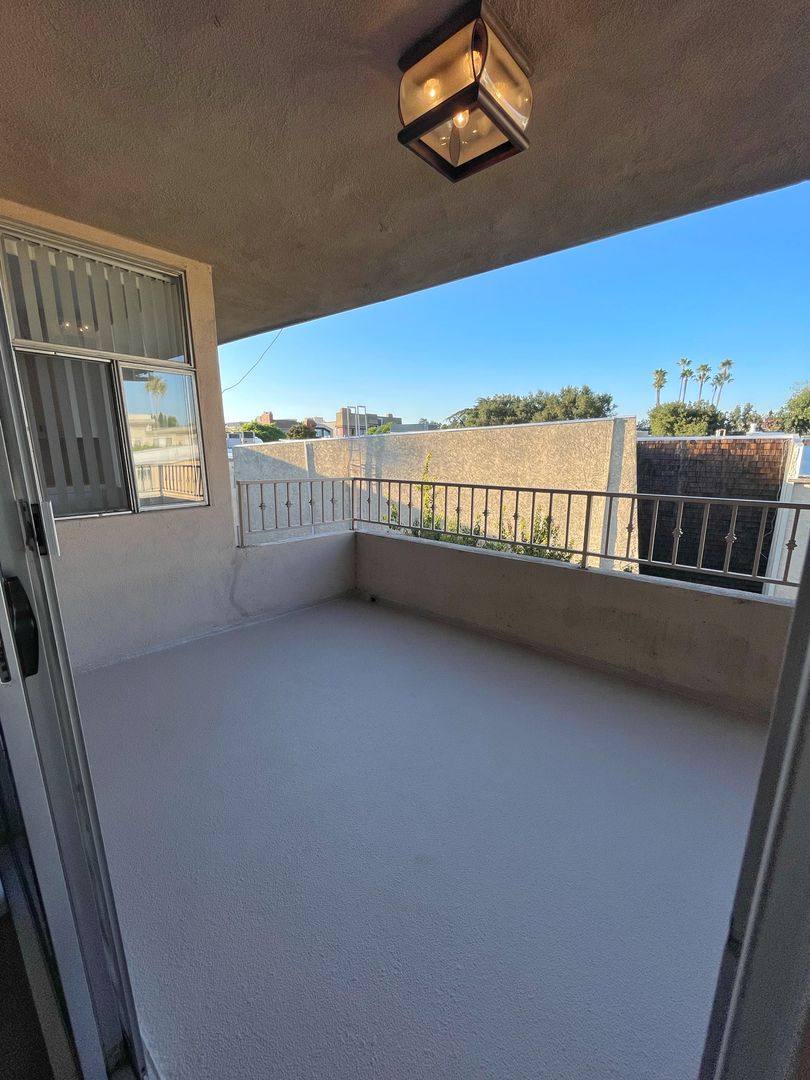 Apartment for rent at 4646 Willis Ave, Sherman Oaks, CA 91403