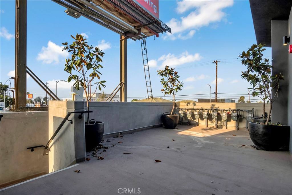 Townhouse for rent at 10035 S Western Ave, Los Angeles, CA 90047
