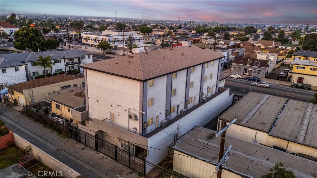 Townhouse for rent at 10035 S Western Ave, Los Angeles, CA 90047
