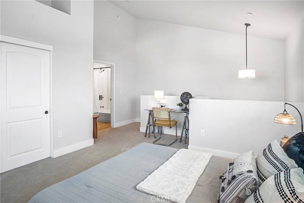Townhouse for rent at 10035 S Western Ave, Los Angeles, CA 90047