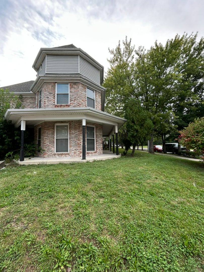 Apartment for rent at 18-26 Holt St, Dayton, OH 45402
