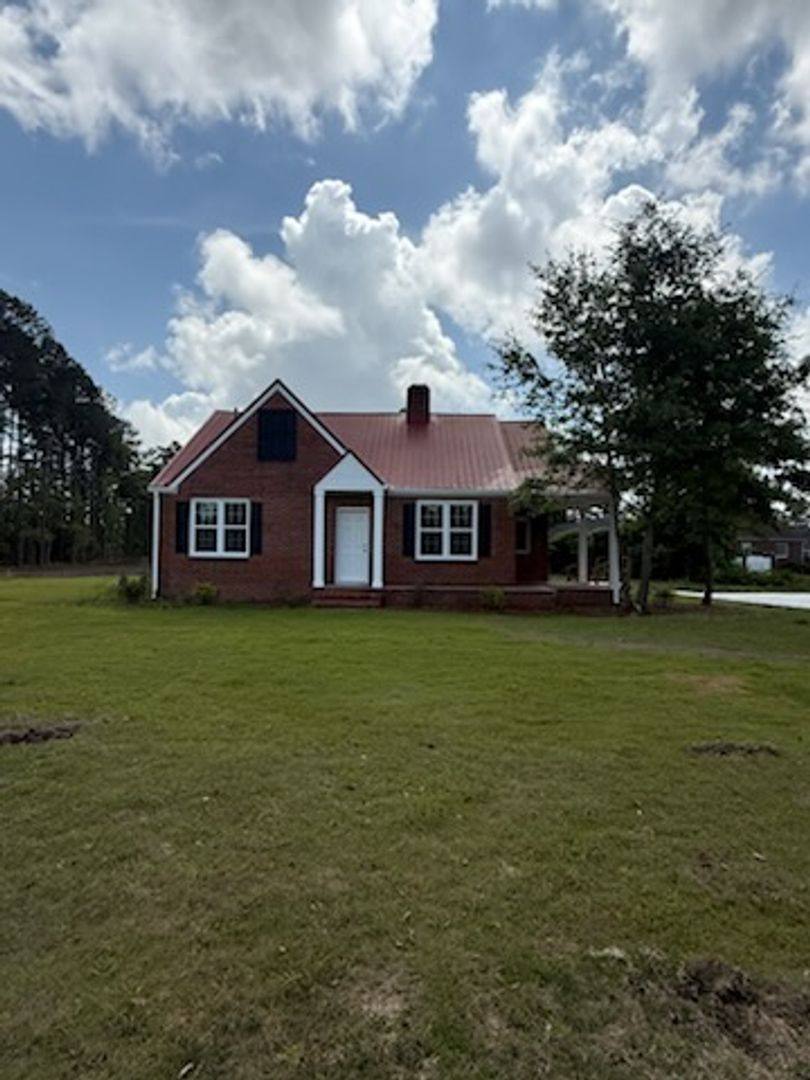 House for rent at 3318 S Irby St, Florence, SC 29505