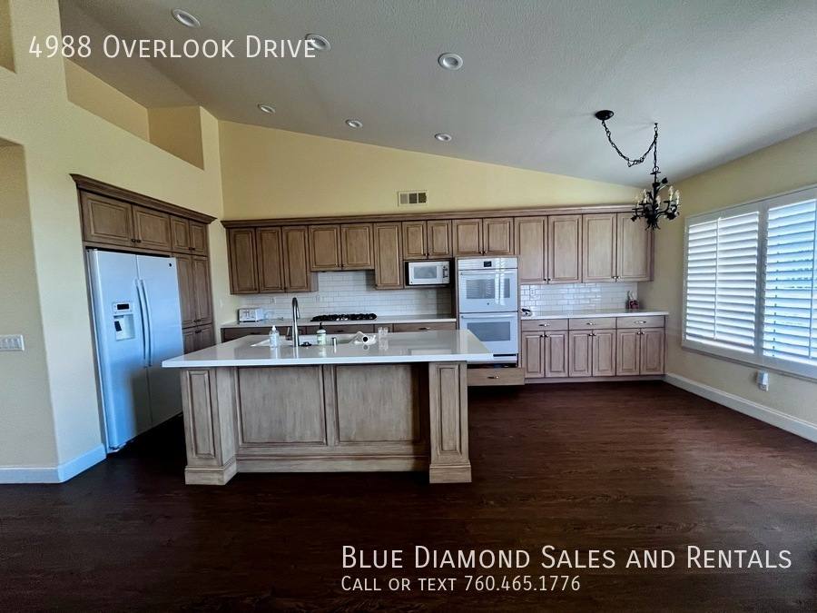 House for rent at 4988 Overlook Dr, Oceanside, CA 92057