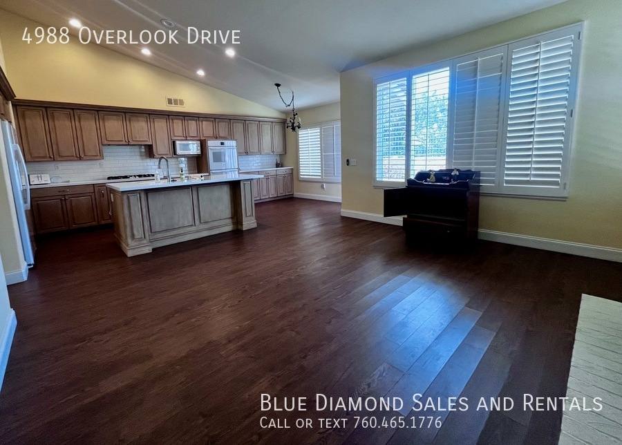 House for rent at 4988 Overlook Dr, Oceanside, CA 92057