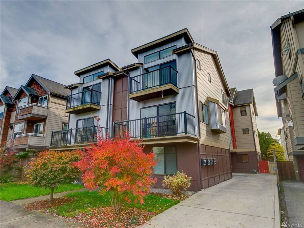Townhouse for rent at 2633 NW 58th St, Seattle, WA 98107