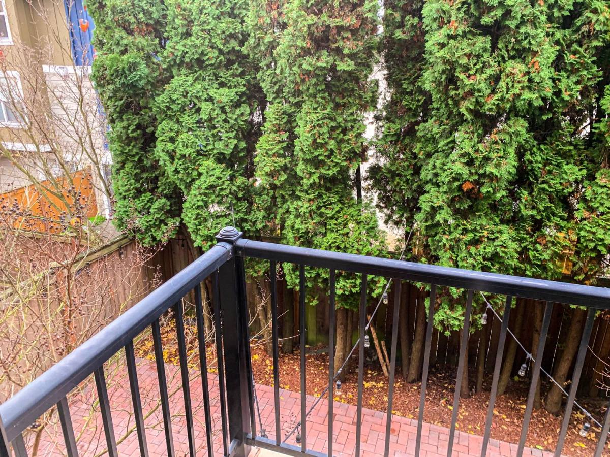 Townhouse for rent at 2633 NW 58th St, Seattle, WA 98107