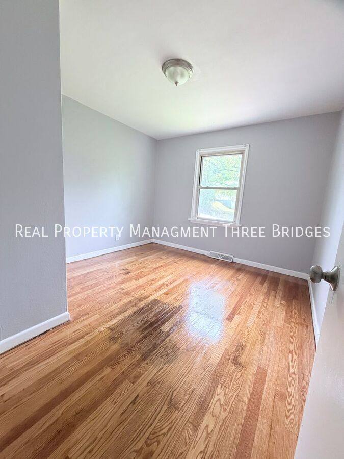 House for rent at 536 Ames Place, Saint Louis, MO 63135