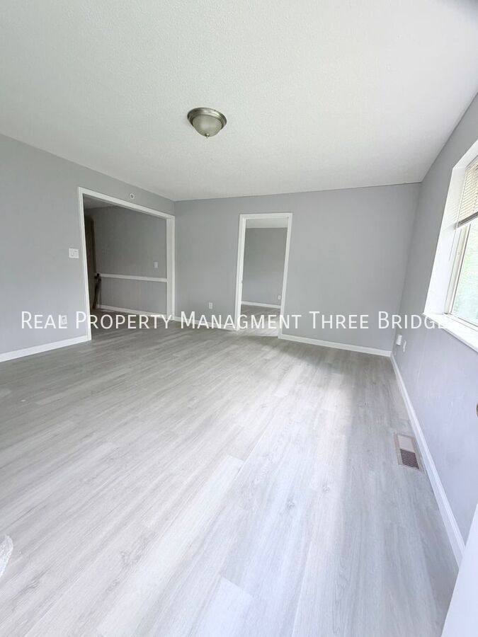House for rent at 536 Ames Place, Saint Louis, MO 63135