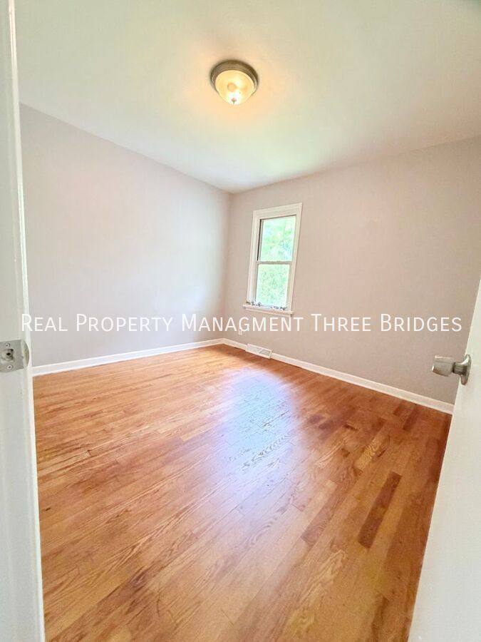 House for rent at 536 Ames Place, Saint Louis, MO 63135