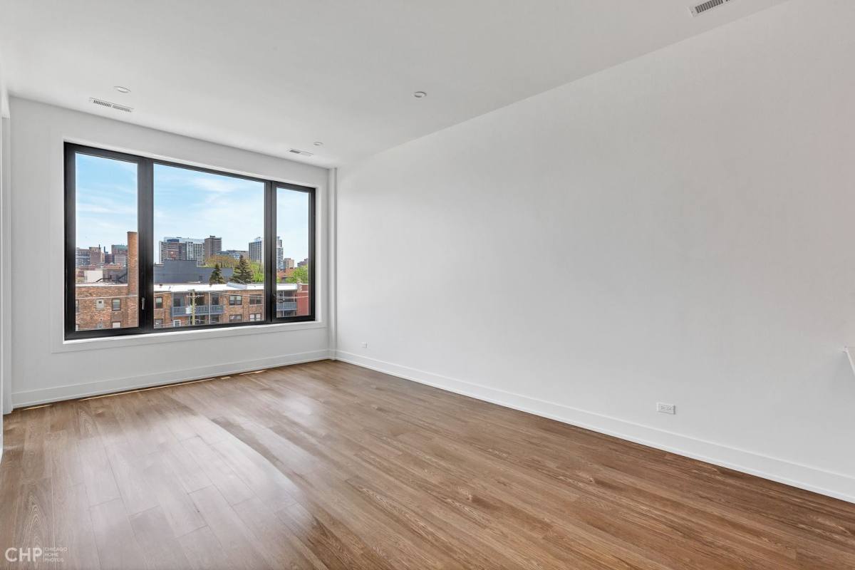 Apartment for rent at 3312 N Halsted St #2F, Chicago, IL 60657