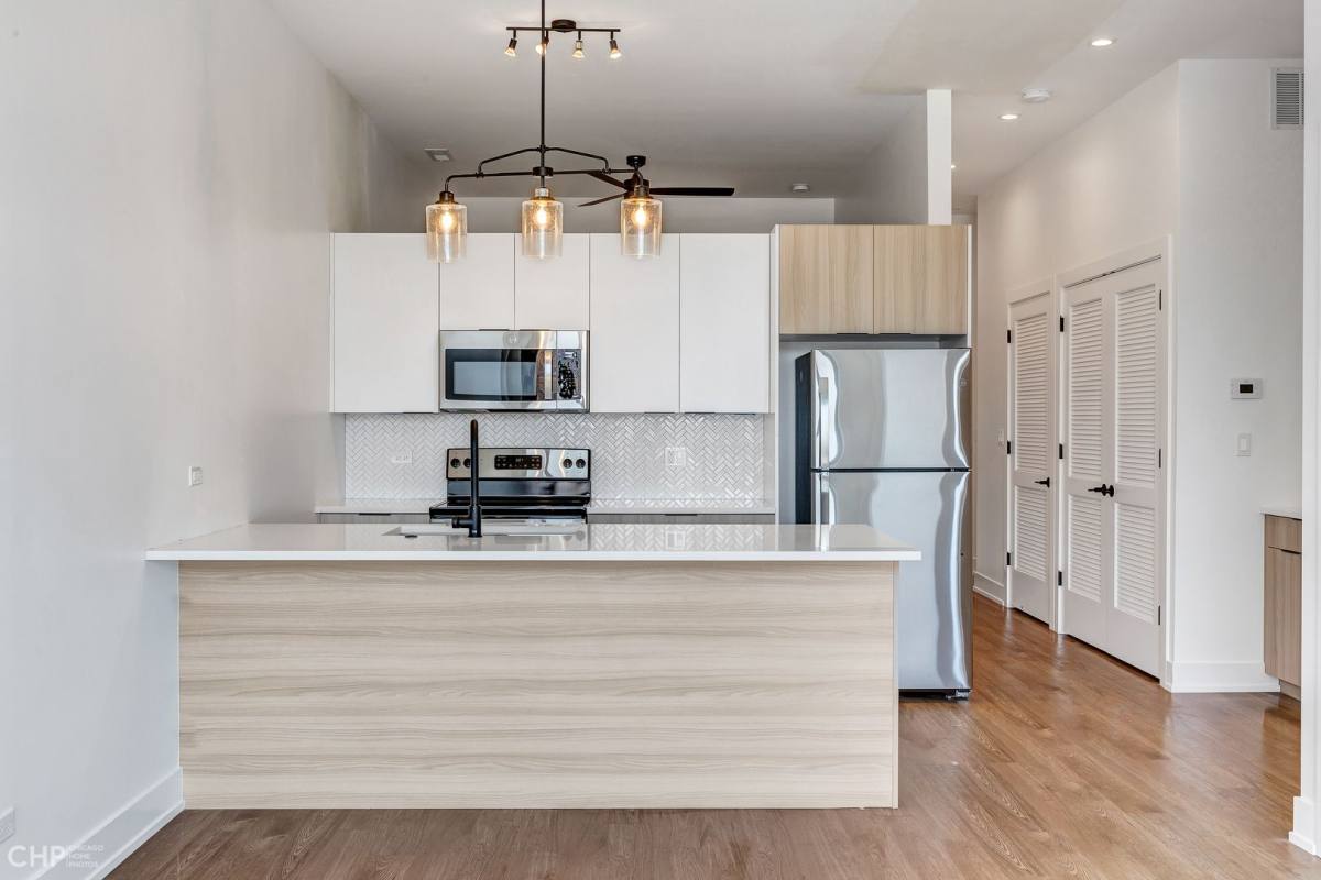 Apartment for rent at 3312 N Halsted St #2F, Chicago, IL 60657