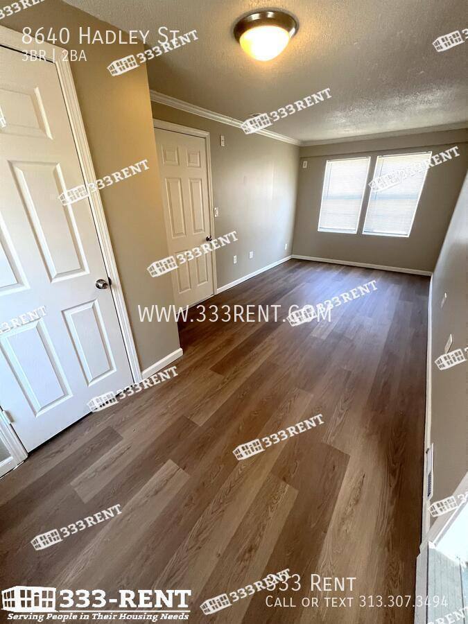 House for rent at 8640 Hadley St, Overland Park, KS 66212
