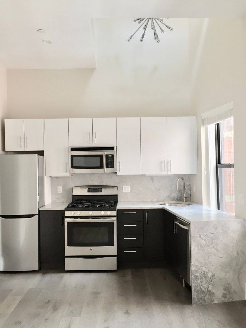 Apartment for rent at 45 Broad St, Boston, MA 02109