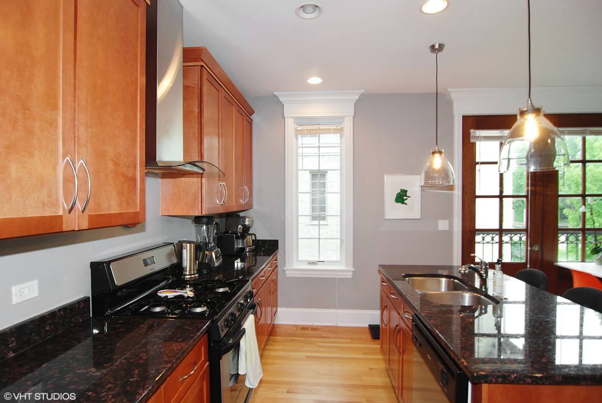 Townhouse for rent at 829 S La Grange Rd #B, La Grange, IL 60525