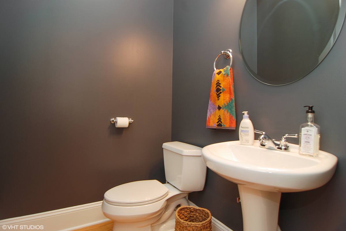 Townhouse for rent at 829 S La Grange Rd #B, La Grange, IL 60525