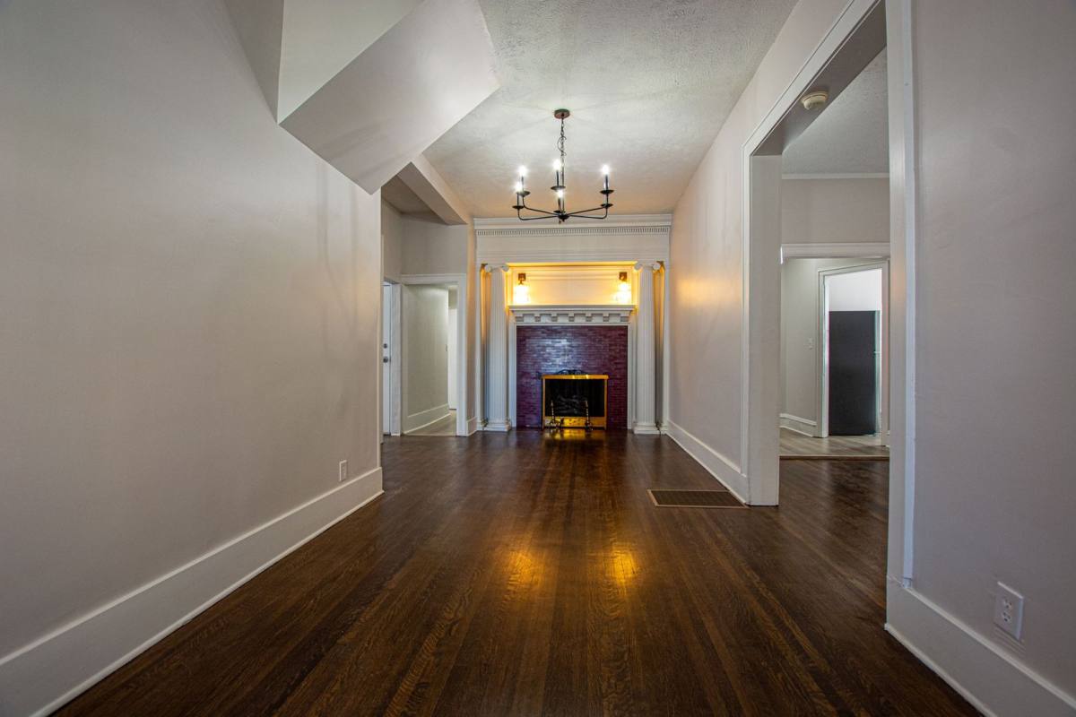 Apartment for rent at 117 S 39th St, Omaha, NE 68131