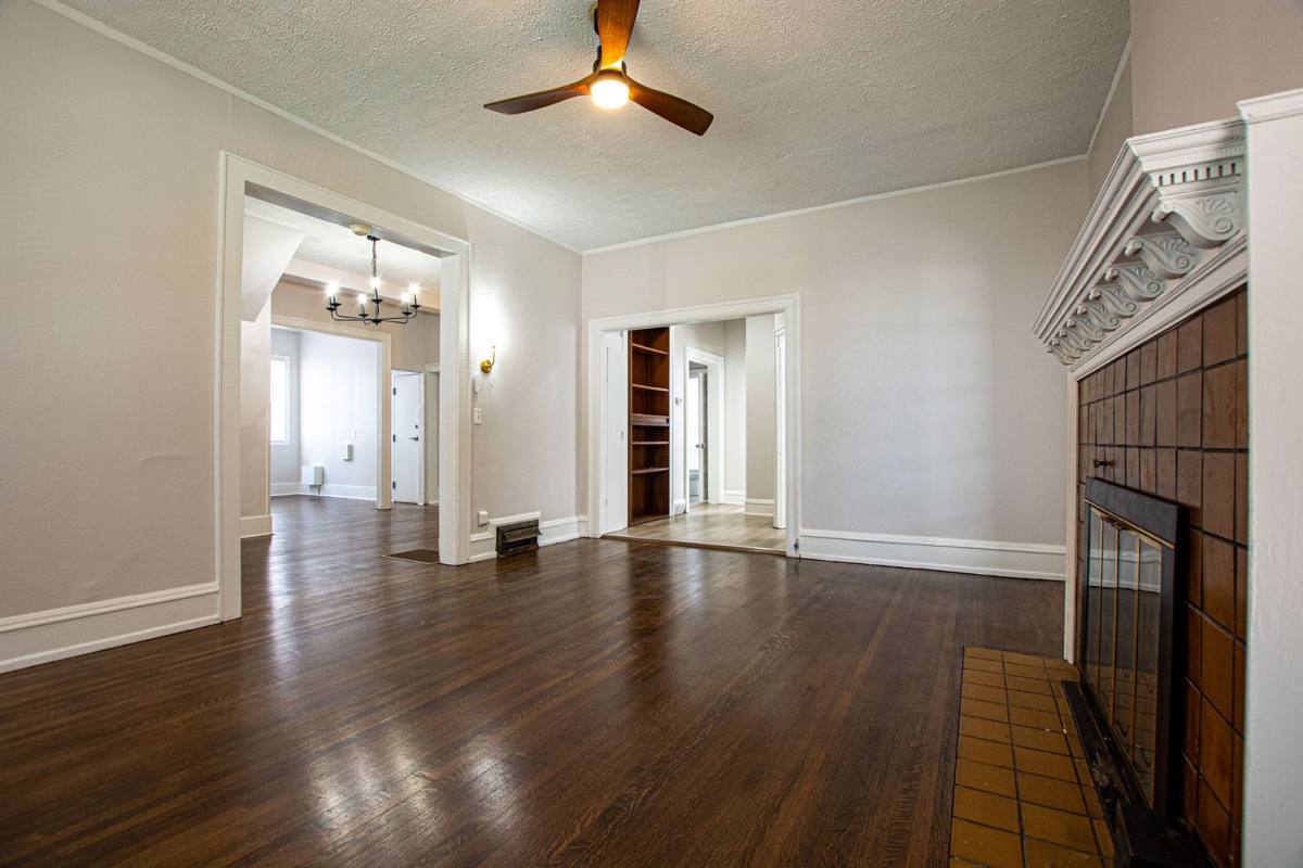 Apartment for rent at 117 S 39th St, Omaha, NE 68131