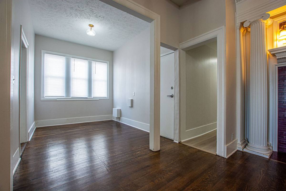 Apartment for rent at 117 S 39th St, Omaha, NE 68131