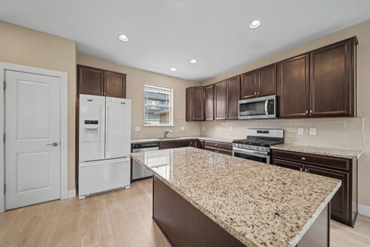 House for rent at 4937 S Addison Way, Aurora, CO 80016