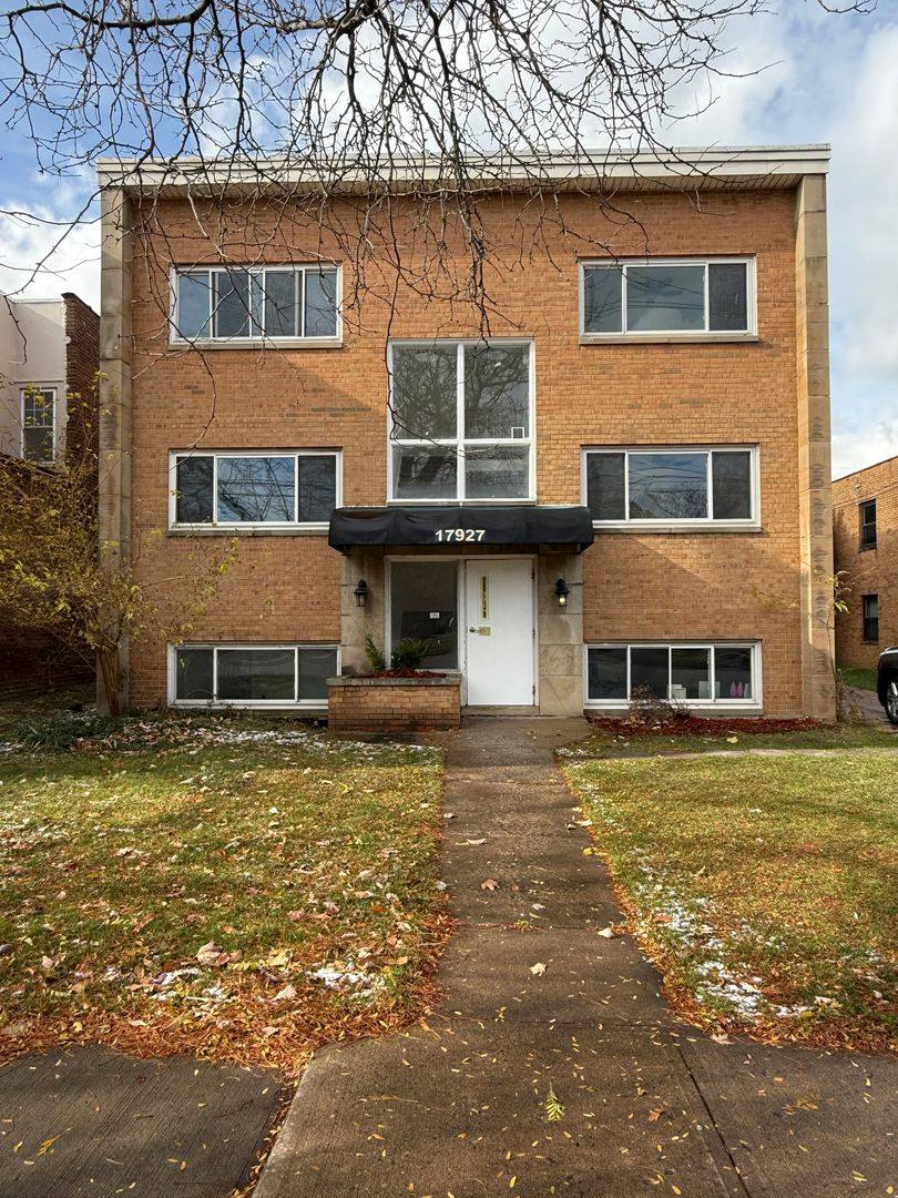 Apartment for rent at 17927 Lake Shore Blvd, Cleveland, OH 44119