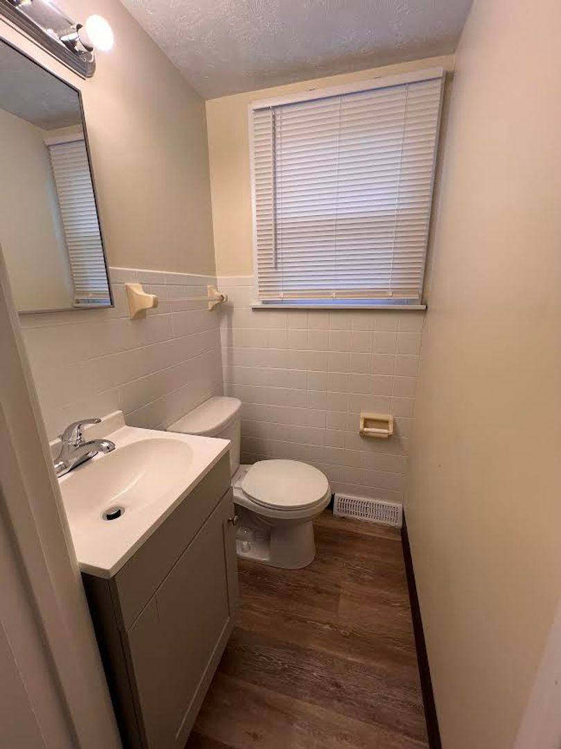 Apartment for rent at 1132 Patricia Dr, Girard, OH 44420