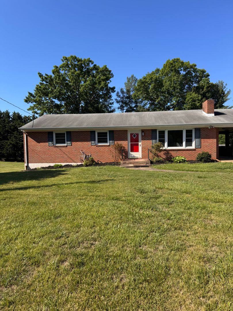 House for rent at 104 Tanzalon Dr, Lynchburg, VA 24502