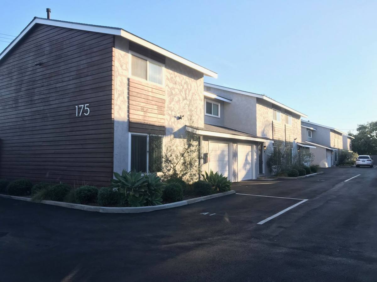 Apartment for rent at 175 E 21st St, Costa Mesa, CA 92627