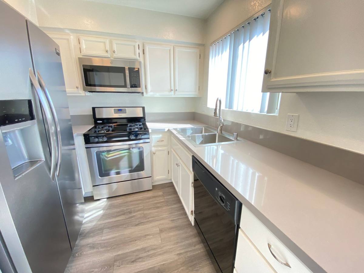 Apartment for rent at 175 E 21st St, Costa Mesa, CA 92627