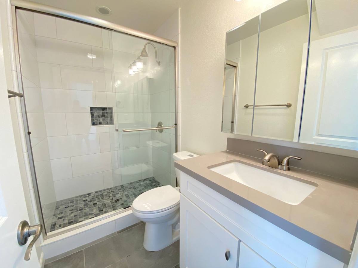 Apartment for rent at 175 E 21st St, Costa Mesa, CA 92627