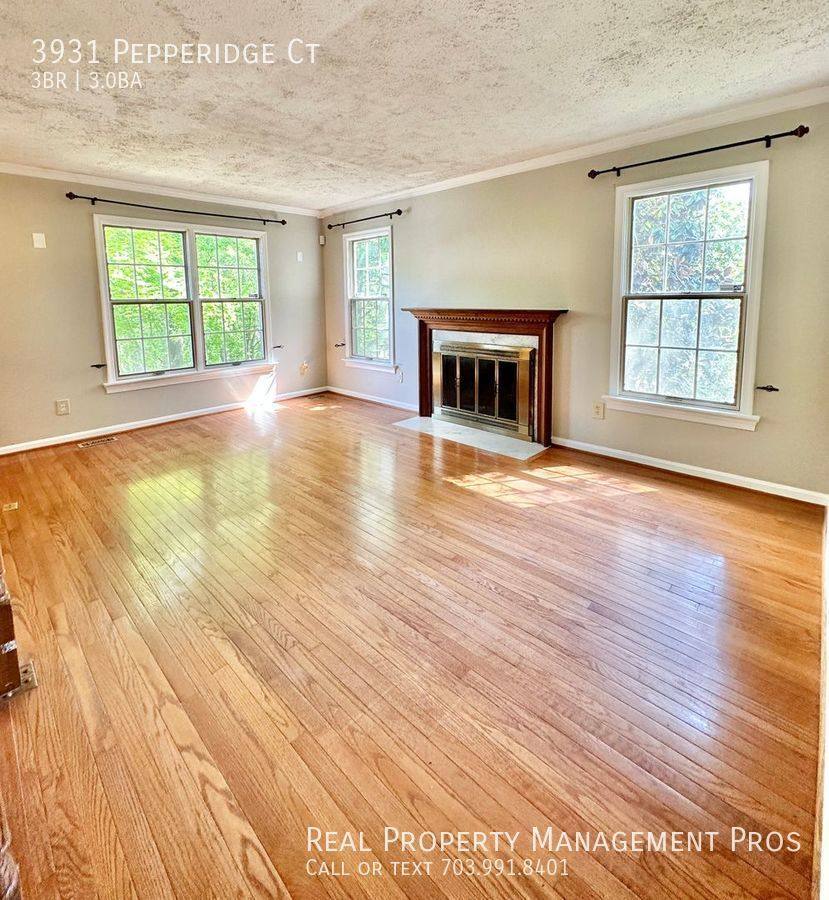 Townhouse for rent at 3931 Pepperidge Court, Woodbridge, VA 22192