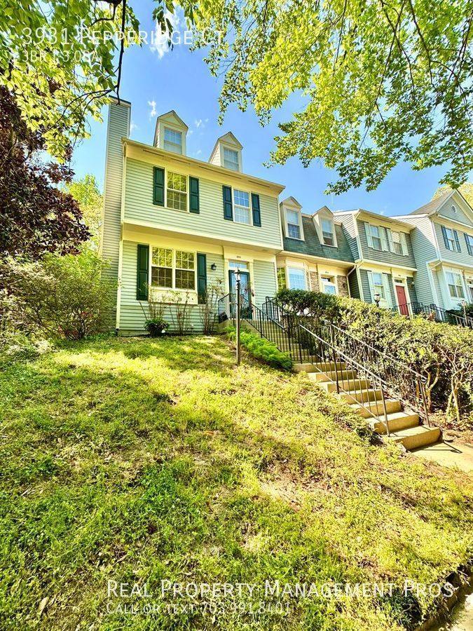 Townhouse for rent at 3931 Pepperidge Court, Woodbridge, VA 22192