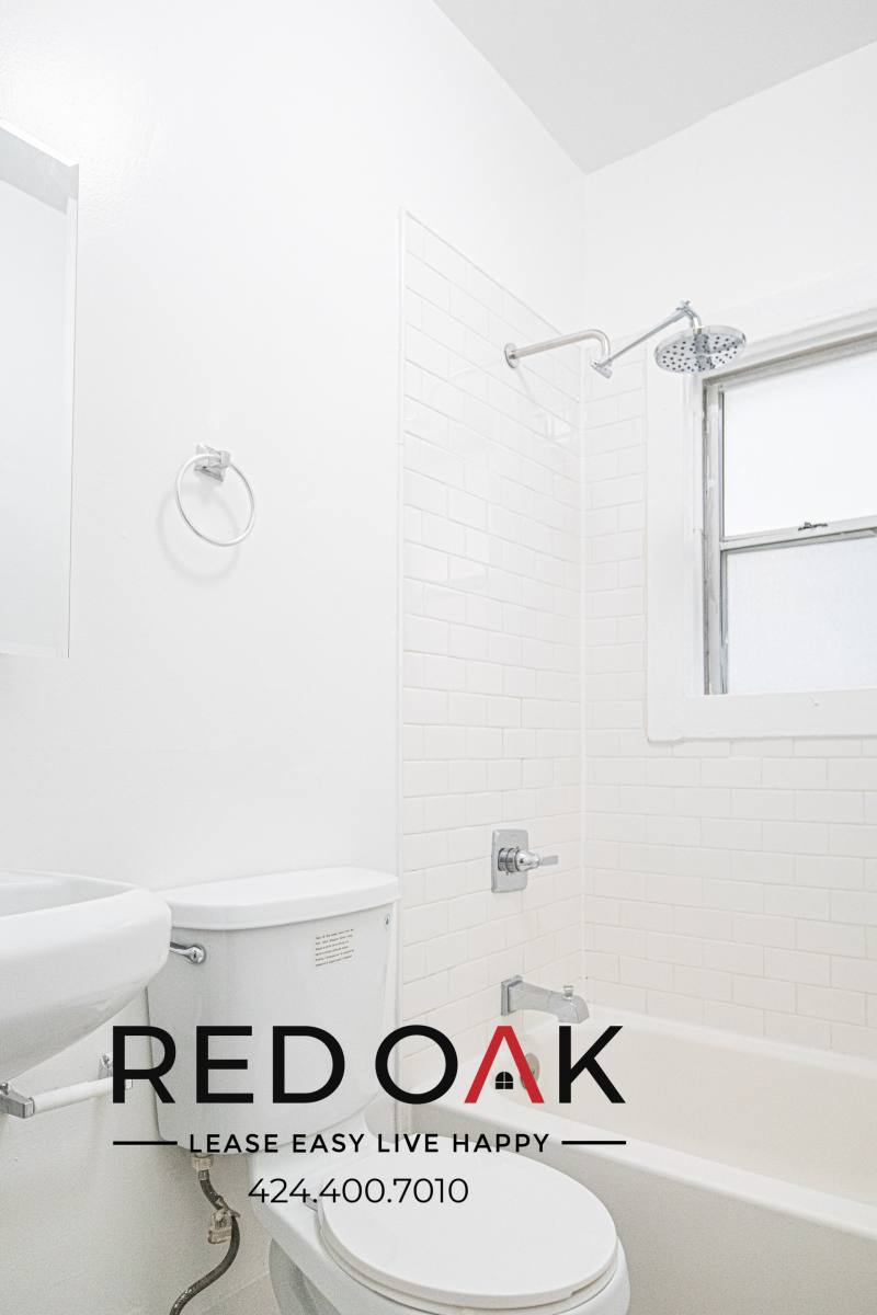 Apartment for rent at 5407 Sierra Vista Ave #106, Los Angeles, CA 90038