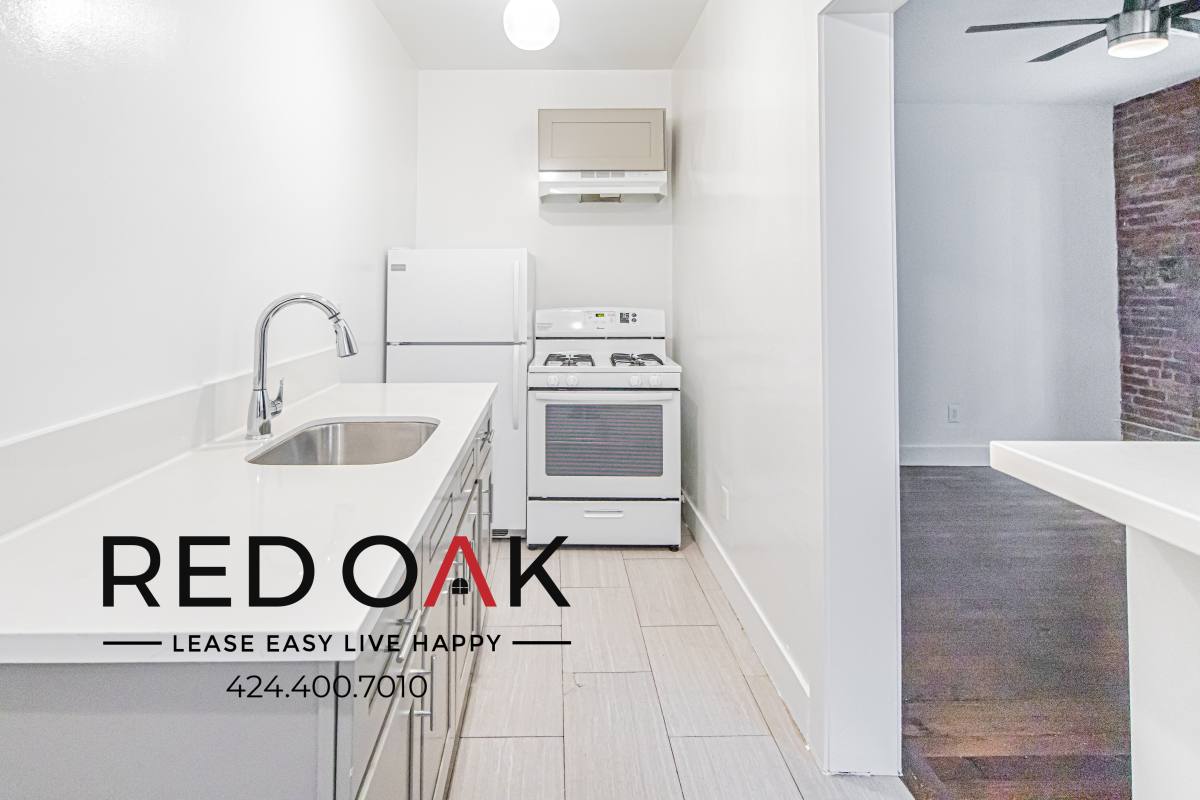 Apartment for rent at 5407 Sierra Vista Ave #106, Los Angeles, CA 90038