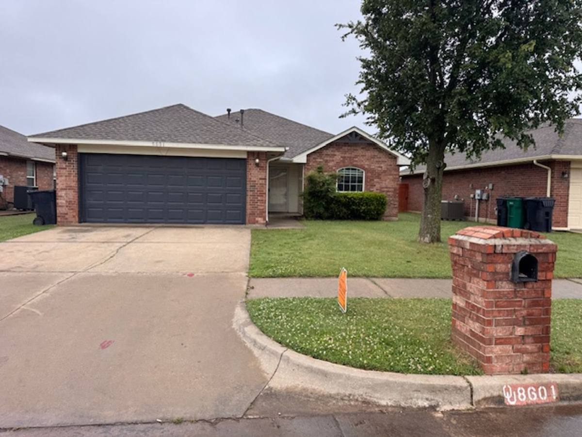 House for rent at 8601 Canyon Trail Dr, Oklahoma City, OK 73135
