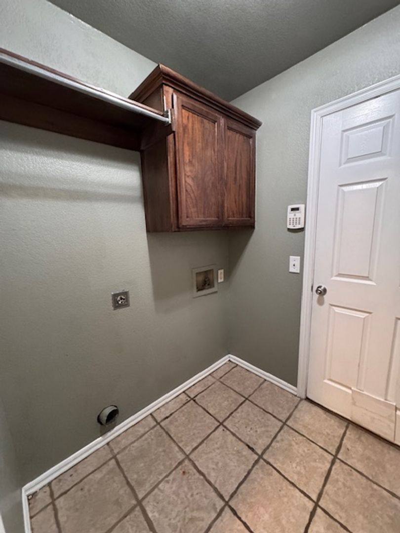 House for rent at 8601 Canyon Trail Dr, Oklahoma City, OK 73135