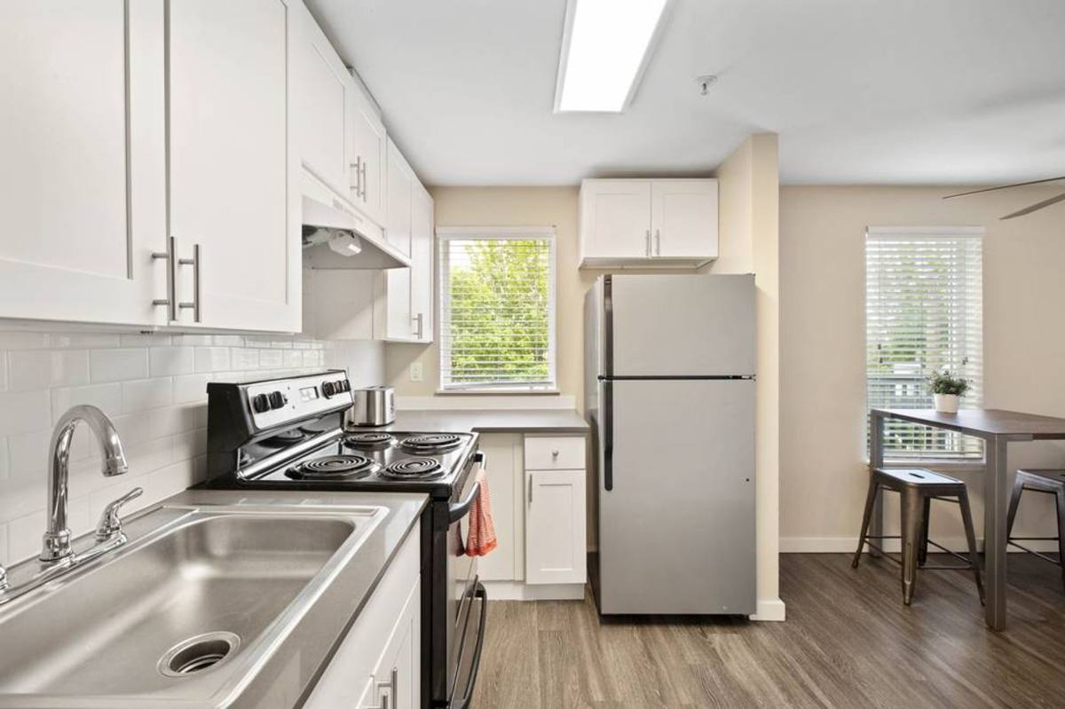 Apartment for rent at 411 10th Ave, Seattle, WA 98122