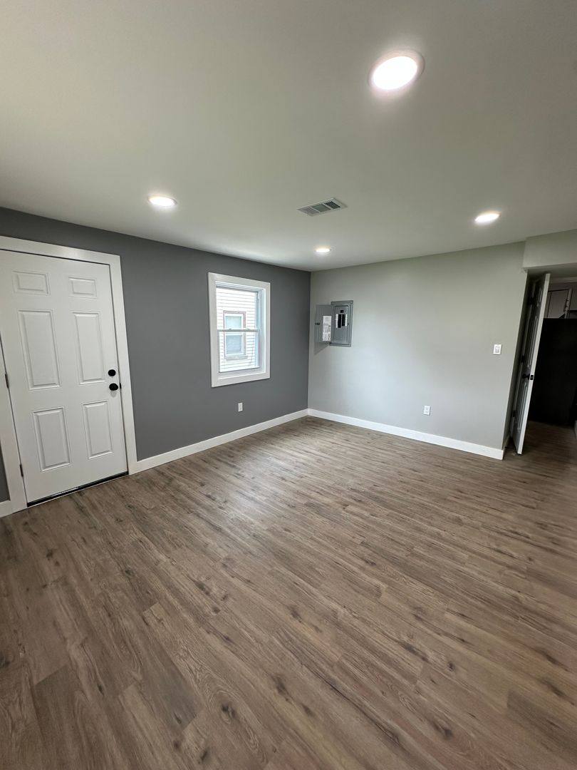 House for rent at 7 W 6th St, Marcus Hook, PA 19061
