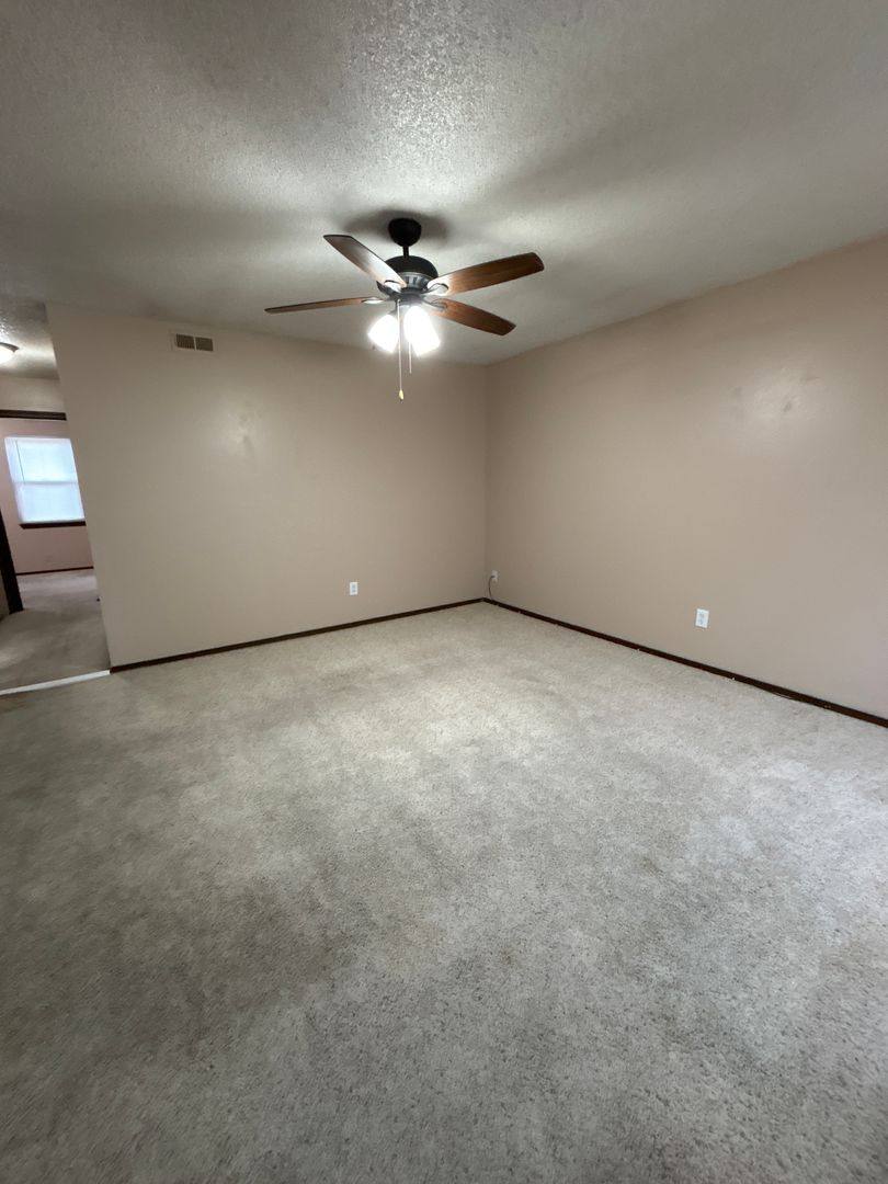 Apartment for rent at 3121 E12th St, Joplin, MO 64801
