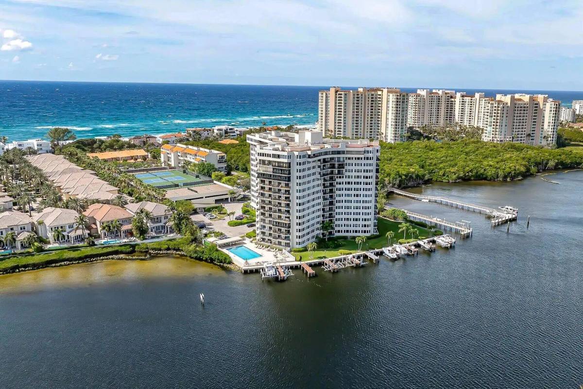 Apartment for rent at 3912 S Ocean Blvd #205, Boca Raton, FL 33487