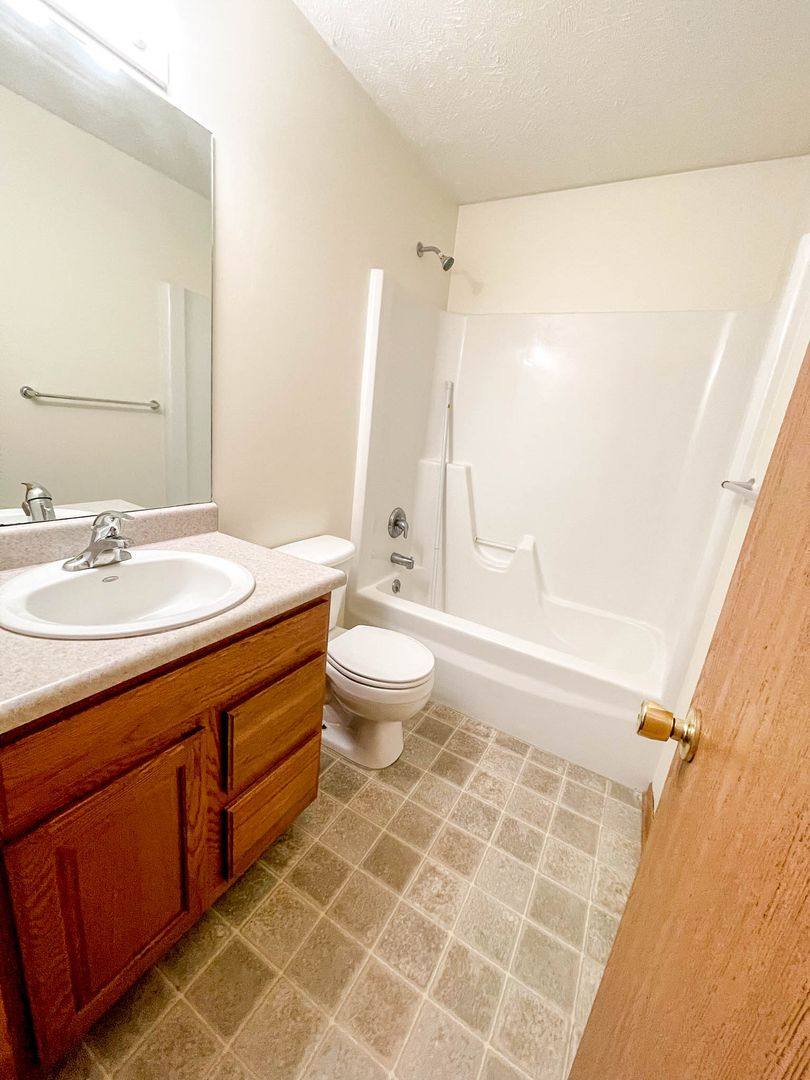 Apartment for rent at 5131 Lowell Ave, Lincoln, NE 68506